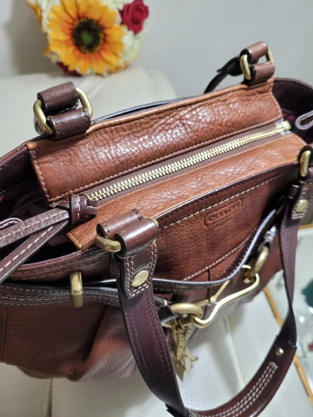 COACH* Rare Y2K*Two Toned*Pebbled Leather*Hampton Handbag*Cognac/Brown
